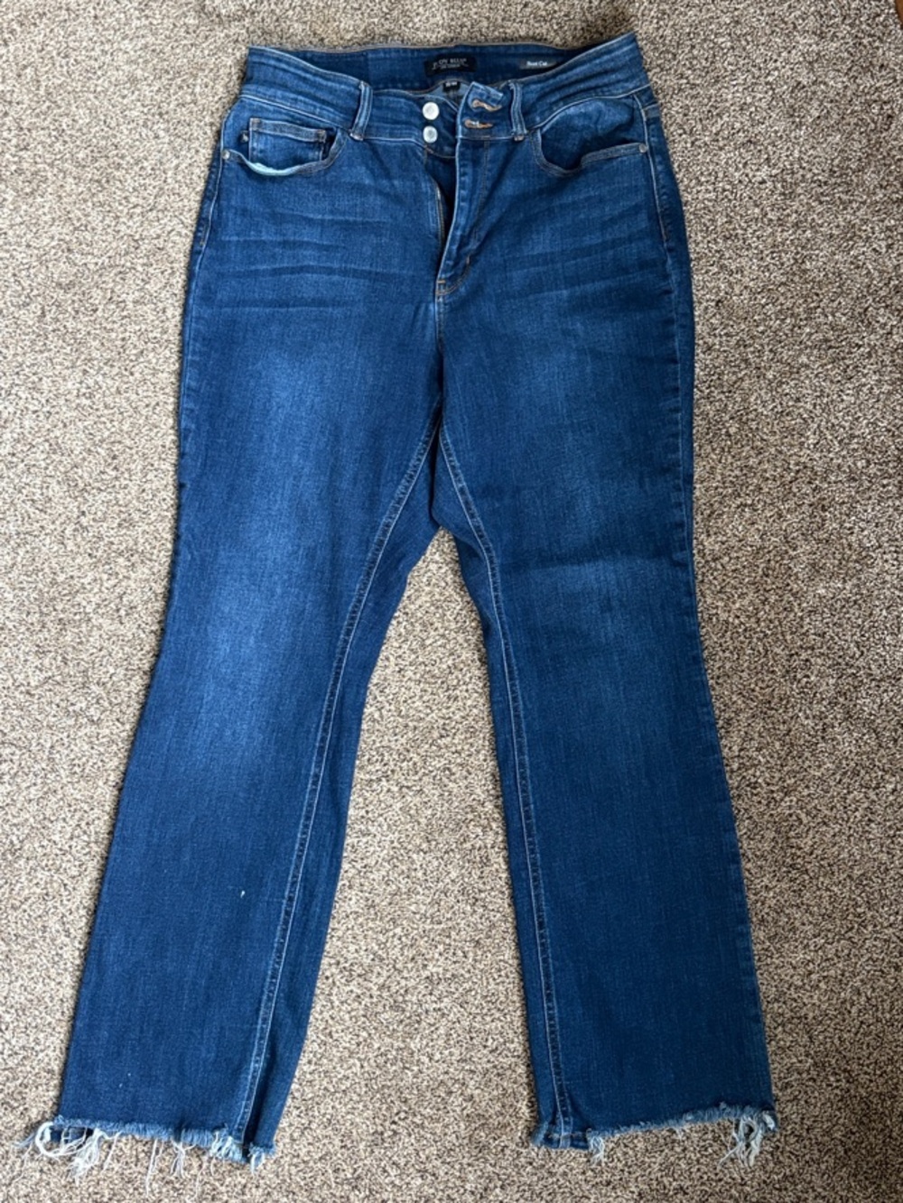 Judy Blue Dark Blue Cropped Raw-Hem Jeans